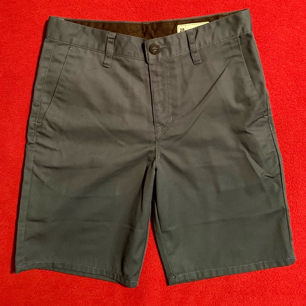 NWT! Volcom Frickin Chino shorts